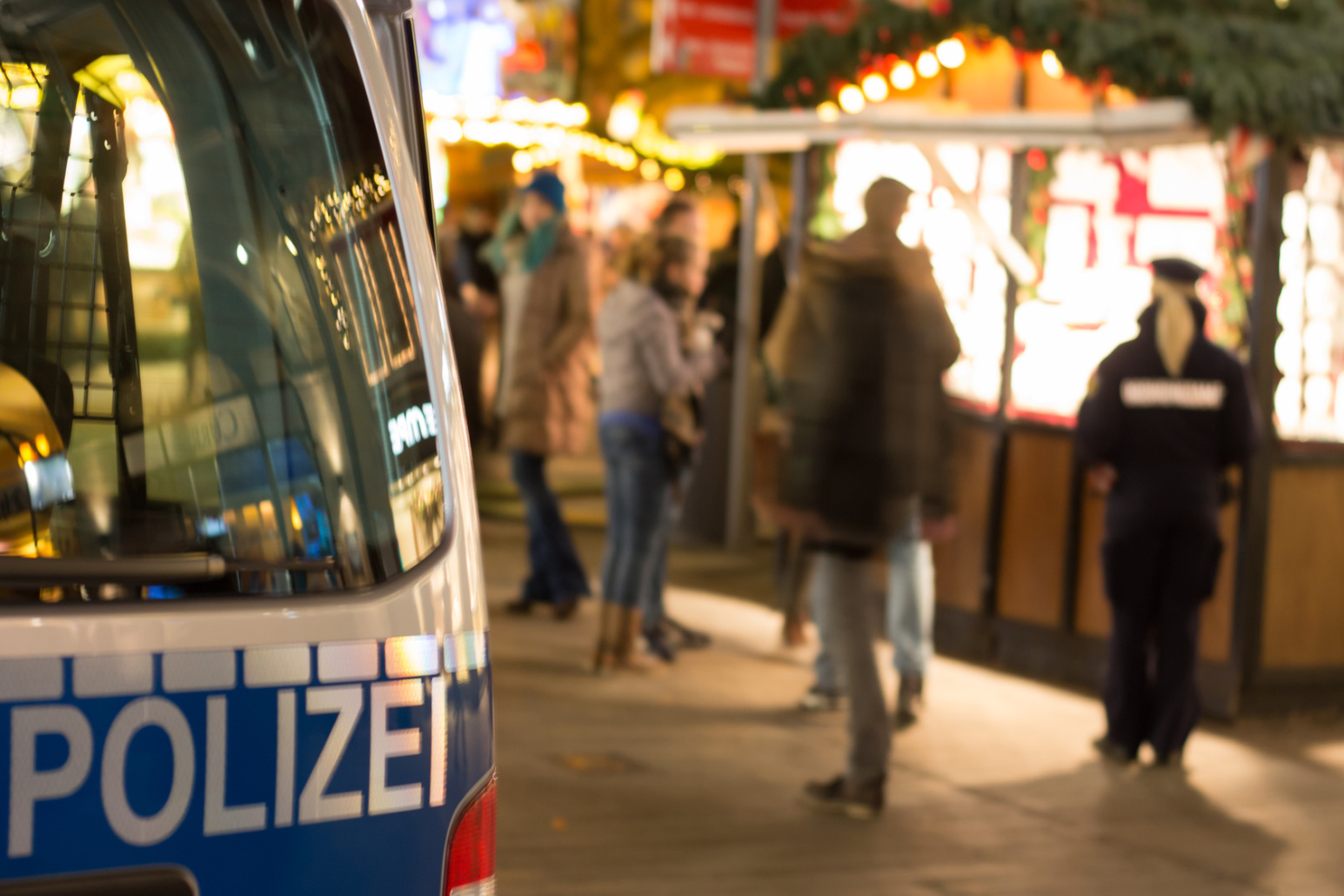 Polizeiwagen auf Weihnachtsmarkt; Detektei Dortmund, Privatdetektiv Dortmund