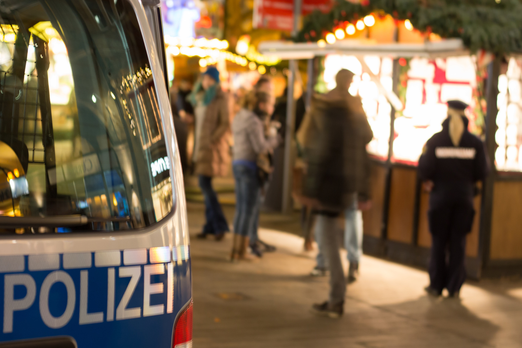 Polizeiwagen auf Weihnachtsmarkt; Detektei Dortmund, Privatdetektiv Dortmund, Detektive aus Dortmund